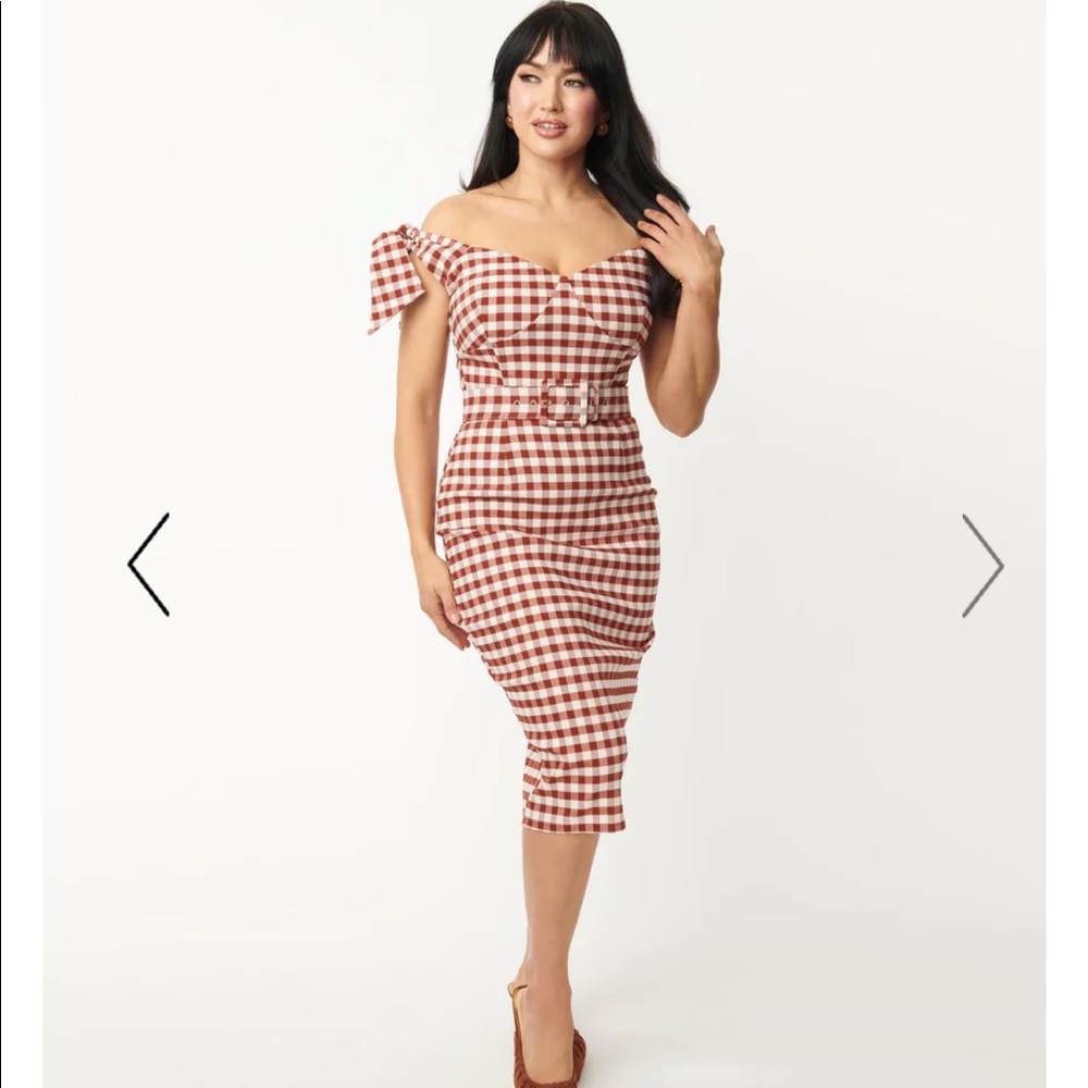 Unique Vintage black and white gingham wiggle dress with belt